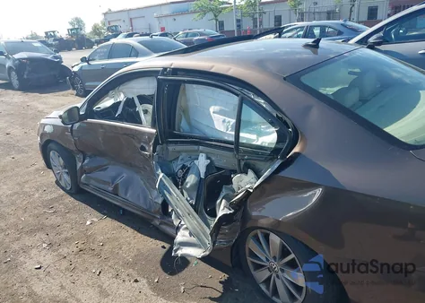 2015 Volkswagen Jetta 1.8T Se from USA, damaged, VIN 3VWD17AJ5FM411217